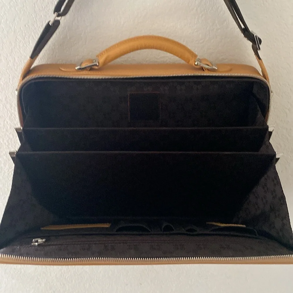 Giorgio Fedon Stylish Leather Briefcase. Made in Italy
